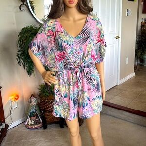 Brand New Gigio Pink Tropical Palm Shorts Romper V-Neck Stretch Waist Lined